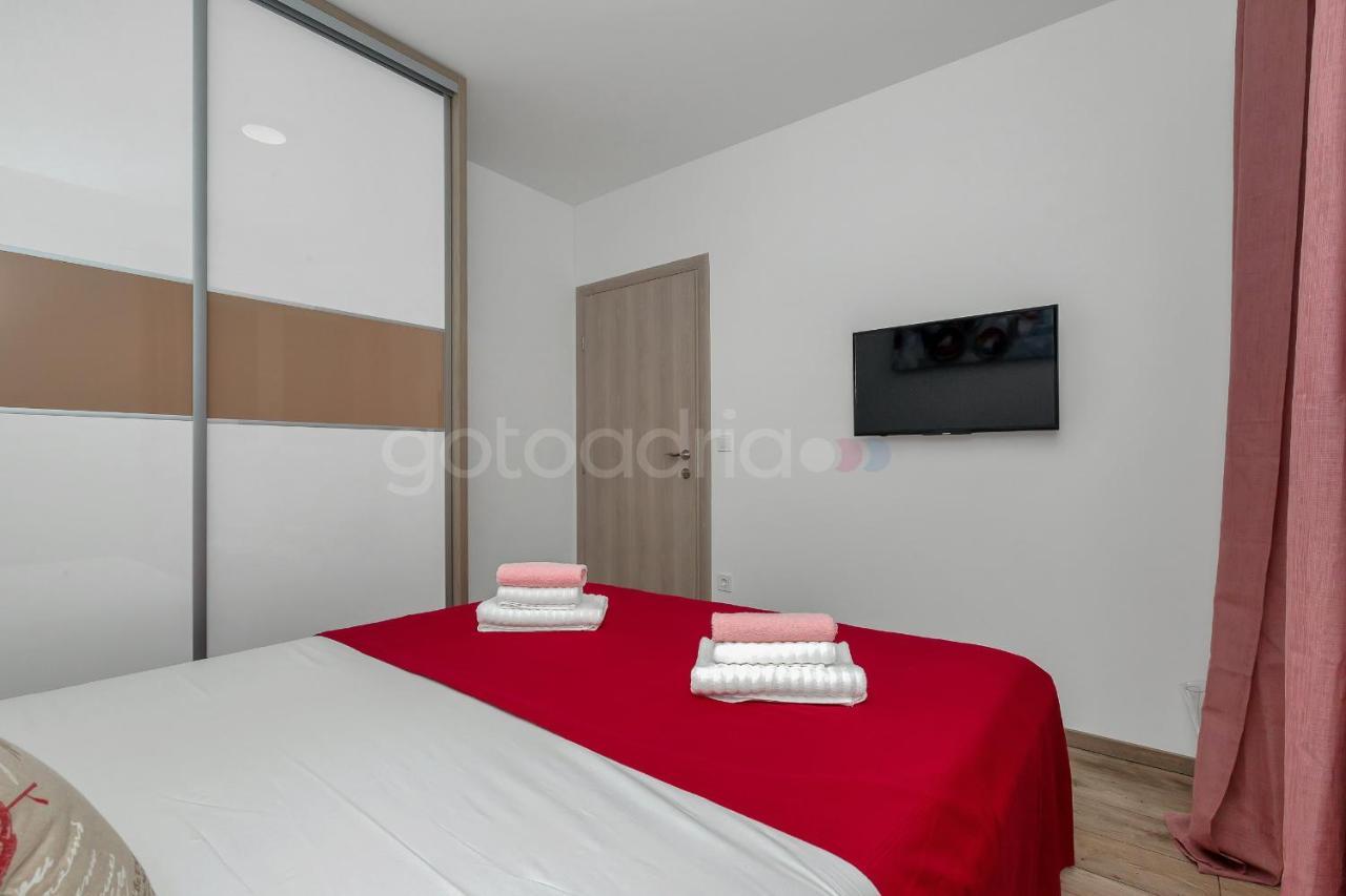 Luxury Apartment Poseidon - Free Beach Parking 마카르스카 외부 사진